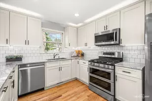 1310 N Carlton Ave, Wheaton, IL 60187 - Photo 10