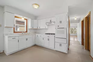 8645 W Summerdale Ave, Chicago, IL 60656 - Photo 18