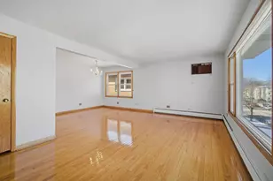 8645 W Summerdale Ave, Chicago, IL 60656 - Photo 4