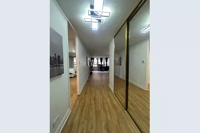 201 E Chestnut Street #11E, Chicago, IL 60611 - Photo 2