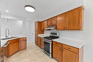 1239 Old Mill Ln, Elk Grove Village, IL 60007 - Photo 12