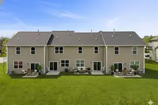 600 W Pleasant Ln, Lombard, IL 60148 - Photo 12