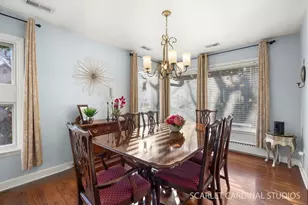 31 Roosevelt St, Saint Charles, IL 60174 - Photo 8