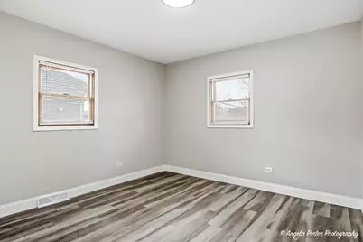 [Address not provided], Zion, IL 60099 - Photo 8