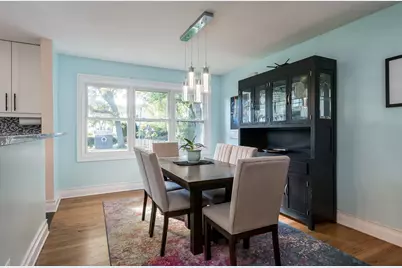 522 E Park Manor Court, Elmhurst, IL 60126 - Photo 6