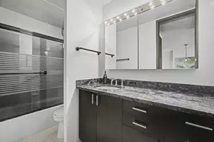 1660 N Lasalle Dr, Chicago, IL 60614 - Photo 16