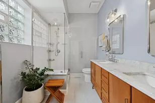 1043 W Newport Ave, Chicago, IL 60657 - Photo 12