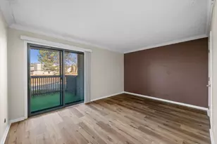 650 Whitney Ct, Gurnee, IL 60031 - Photo 8