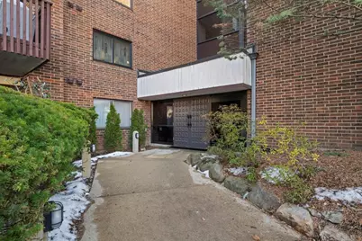 650 Whitney Court #211, Gurnee, IL 60031 - Photo 2