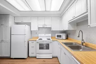 650 Whitney Ct, Gurnee, IL 60031 - Photo 6