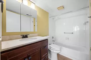 650 Whitney Ct, Gurnee, IL 60031 - Photo 12