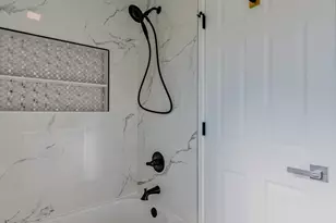 380 Ventura Club Dr, Roselle, IL 60172 - Photo 22