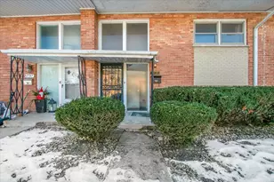 6735 N Lawndale Ave, Lincolnwood, IL 60712 - Photo 1