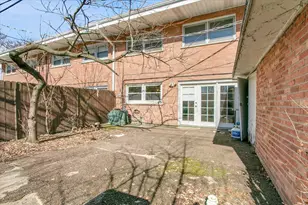 6735 N Lawndale Ave, Lincolnwood, IL 60712 - Photo 14