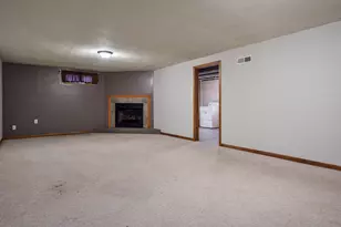 8699 Glacier Dr, Byron, IL 61010 - Photo 40