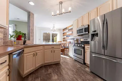 794 Pointe Drive #794, Crystal Lake, IL 60014 - Photo 6