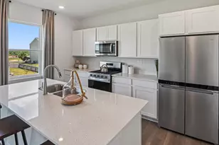 1830 Canyon Creek Dr, Aurora, IL 60503 - Photo 8