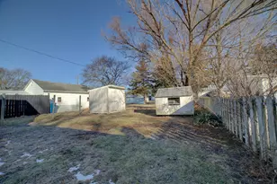 850 E Chestnut St, Hoopeston, IL 60942 - Photo 2