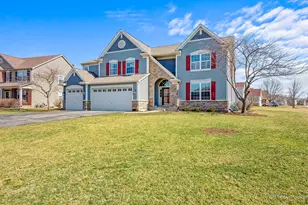 601 Meade Blvd, North Aurora, IL 60542 - Photo 2