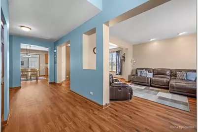 601 Meade Boulevard, North Aurora, IL 60542 - Photo 4