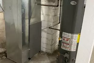 11809 S Lafayette Ave, Chicago, IL 60628 - Photo 16