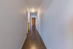 2041 W Jarvis Ave, Chicago, IL 60645 - Photo 8