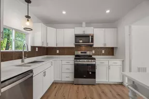 220 N Ashbury Ave, Bolingbrook, IL 60440 - Photo 4