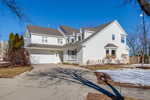 2873 Whispering Oaks Dr, Buffalo Grove, IL 60089 - Photo 2