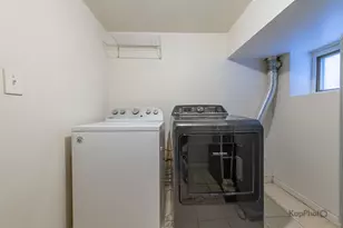 2041 W Jarvis Ave, Chicago, IL 60645 - Photo 26