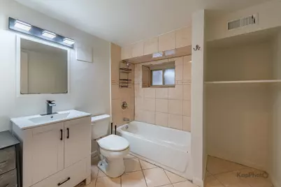 2041 W Jarvis Avenue #1W, Chicago, IL 60645 - Photo 18