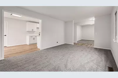 122 Longbeach Road, Montgomery, IL 60538 - Photo 2