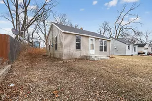 3136 Sewell St, Rockford, IL 61109 - Photo 2