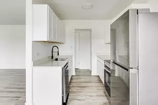 7250 N Western Ave, Chicago, IL 60645 - Photo 8