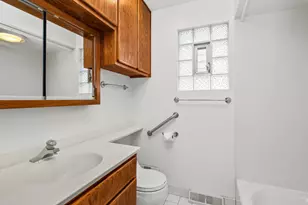 517 Elmwood Ave, Evanston, IL 60202 - Photo 12