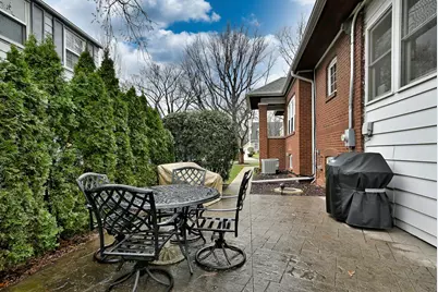 225 S Fairview Avenue, Elmhurst, IL 60126 - Photo 56