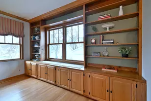 225 S Fairview Ave, Elmhurst, IL 60126 - Photo 18