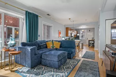 912 W Agatite Avenue #1, Chicago, IL 60640 - Photo 2