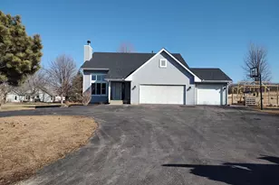 4777 Raymond Dr, Belvidere, IL 61008 - Photo 2
