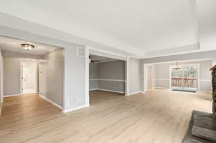 21688 W Ravine Dr, Lake Zurich, IL 60047 - Photo 4