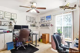 136 Edgewater Dr, Crystal Lake, IL 60014 - Photo 20