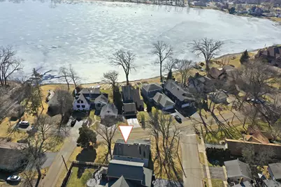 136 Edgewater Drive, Crystal Lake, IL 60014 - Photo 4