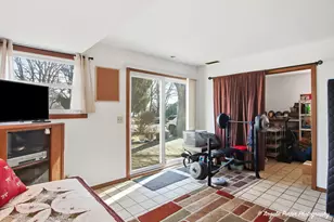 136 Edgewater Dr, Crystal Lake, IL 60014 - Photo 24