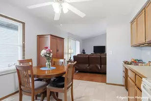 136 Edgewater Dr, Crystal Lake, IL 60014 - Photo 12