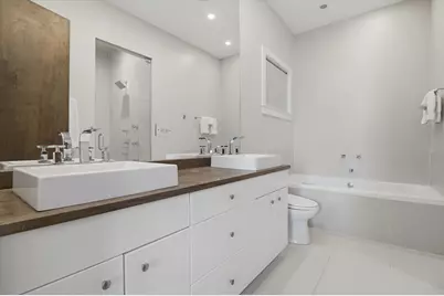 1076 N Marshfield Avenue #2, Chicago, IL 60622 - Photo 16