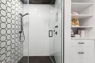 1555 N Dearborn Pkwy, Chicago, IL 60610 - Photo 8