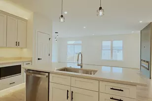 1002 Joshua Ln, Genoa, IL 60135 - Photo 4