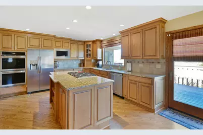 21 N Highview Circle, Hawthorn Woods, IL 60047 - Photo 10