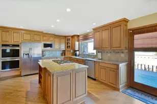 21 N Highview Cir, Hawthorn Woods, IL 60047 - Photo 10