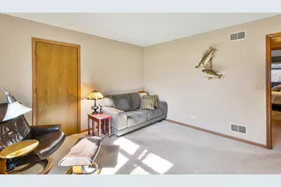 21 N Highview Circle, Hawthorn Woods, IL 60047 - Photo 16