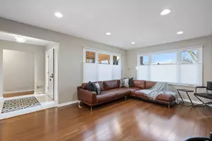 1817 Somerset Ln, Northbrook, IL 60062 - Photo 4